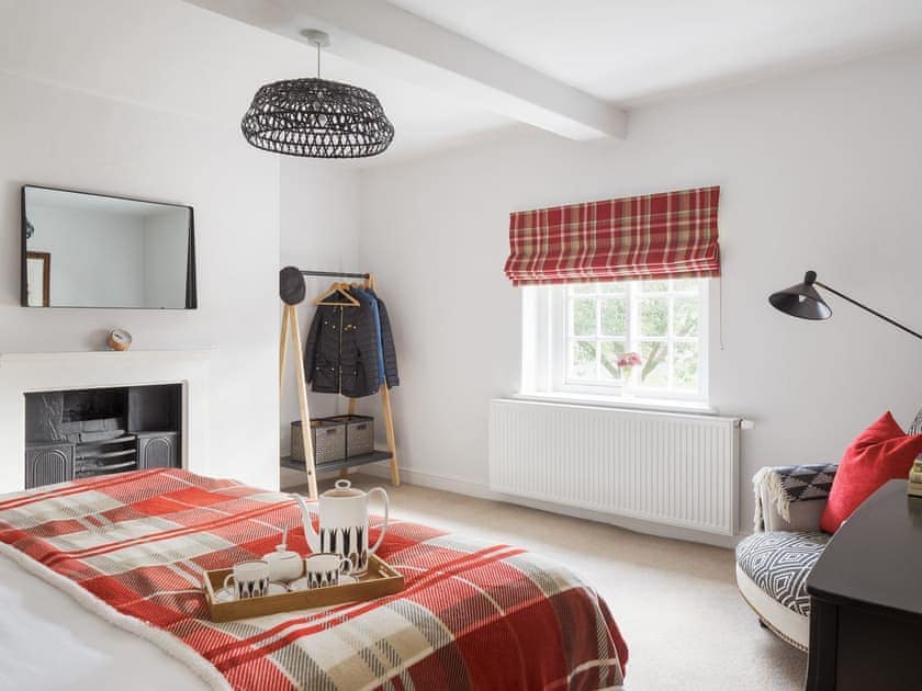 Double bedroom | Mulberry Cottage - Harewood Holidays, Harewood, near Leeds