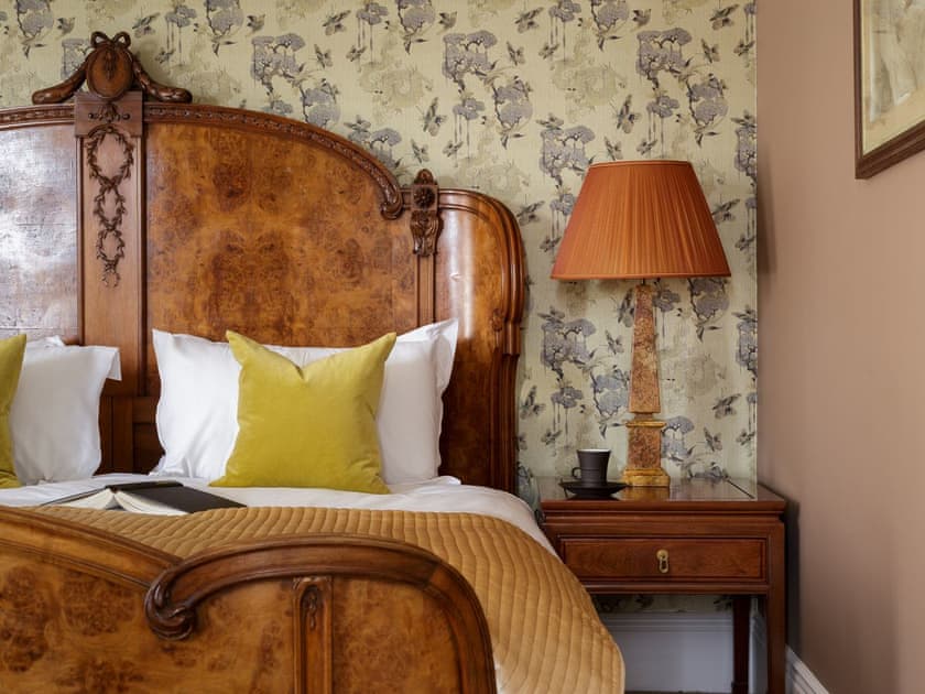 Master bedroom | Oak House - Harewood Holidays, Harewood, near Leeds