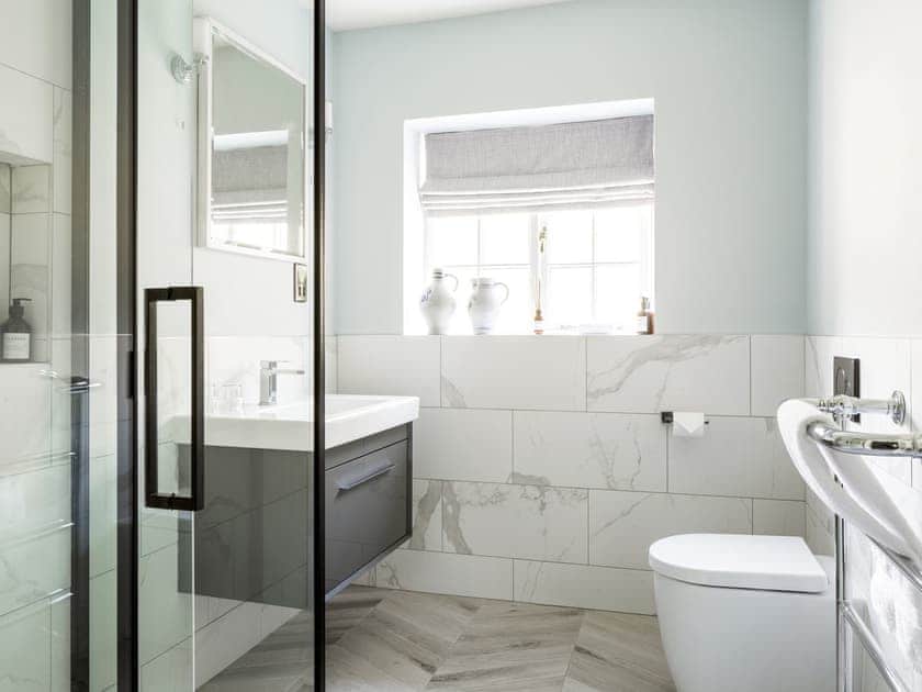 Shower room | Oak House - Harewood Holidays, Harewood, near Leeds
