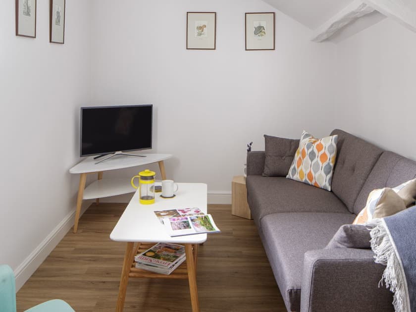 Snug | Thyme Cottage - Harewood Holidays, Harewood, near Leeds