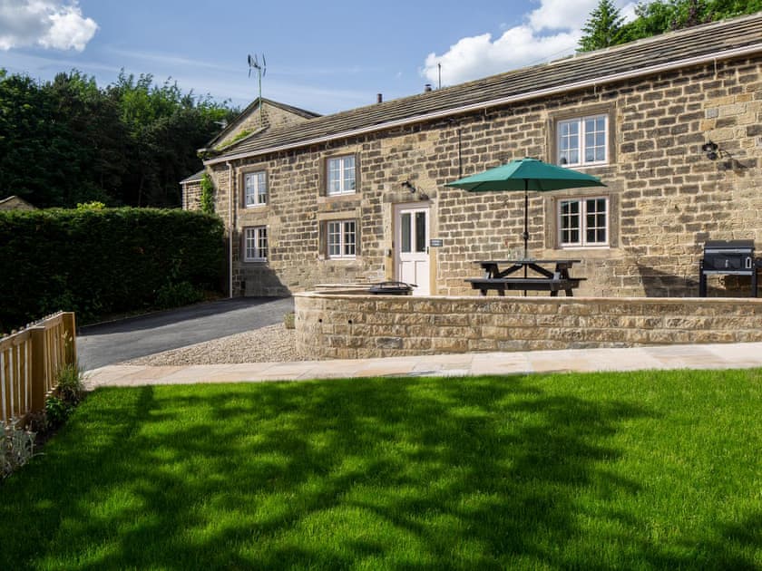 Exterior | Bramble Cottage - Harewood Holidays, Harewood, near Leeds
