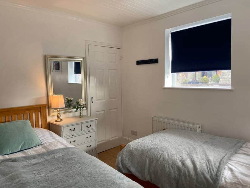Twin bedroom | Smile ’n’ Wave, Gorleston-on-Sea