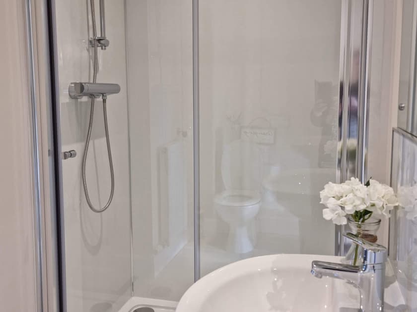 Shower room | Darris Farmhouse, Scaniport