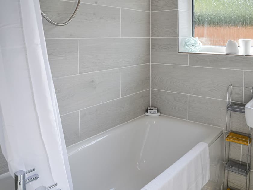 Bathroom | Driftwood Cottage, Bridlington