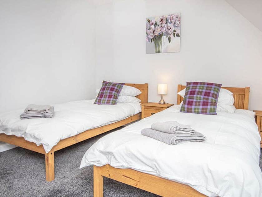 Twin bedroom | On The Beach, Balintore, near Tain