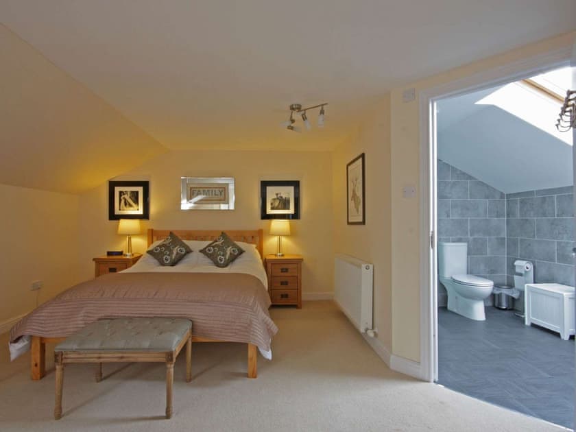 Master bedroom | Fairway Apartment, Nairn