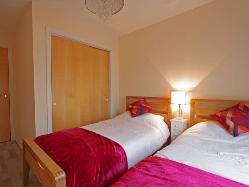 Twin bedroom | Fairway Apartment, Nairn