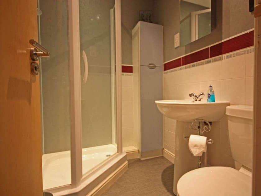 Bathroom | Fairway Apartment, Nairn