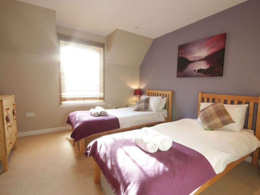 Twin bedroom | Flat 7, Aviemore