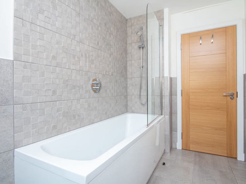 Bathroom | Delmhor No4, Aviemore
