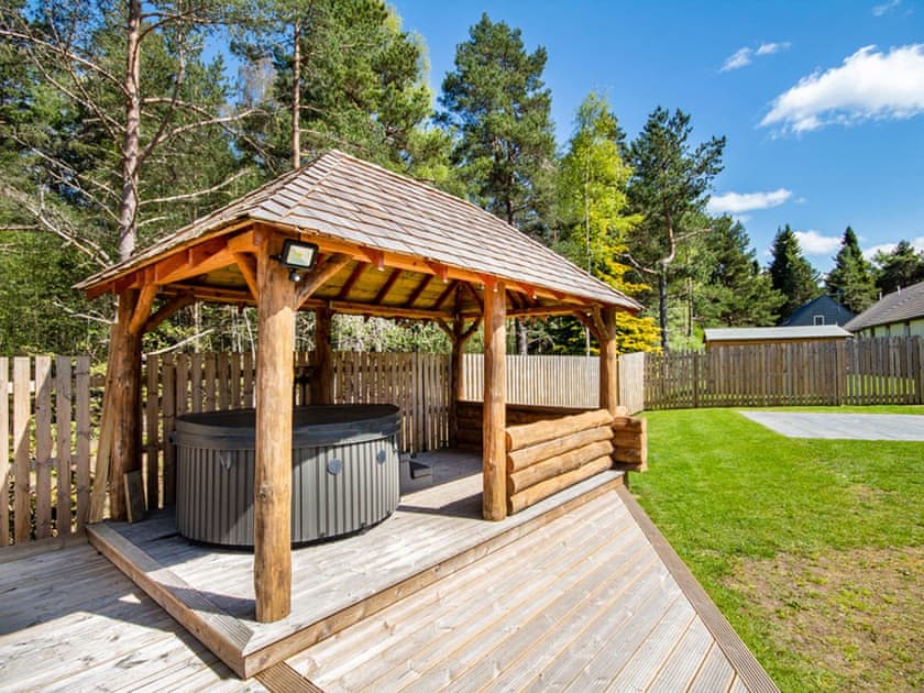 Hot tub | Delmhor No4, Aviemore