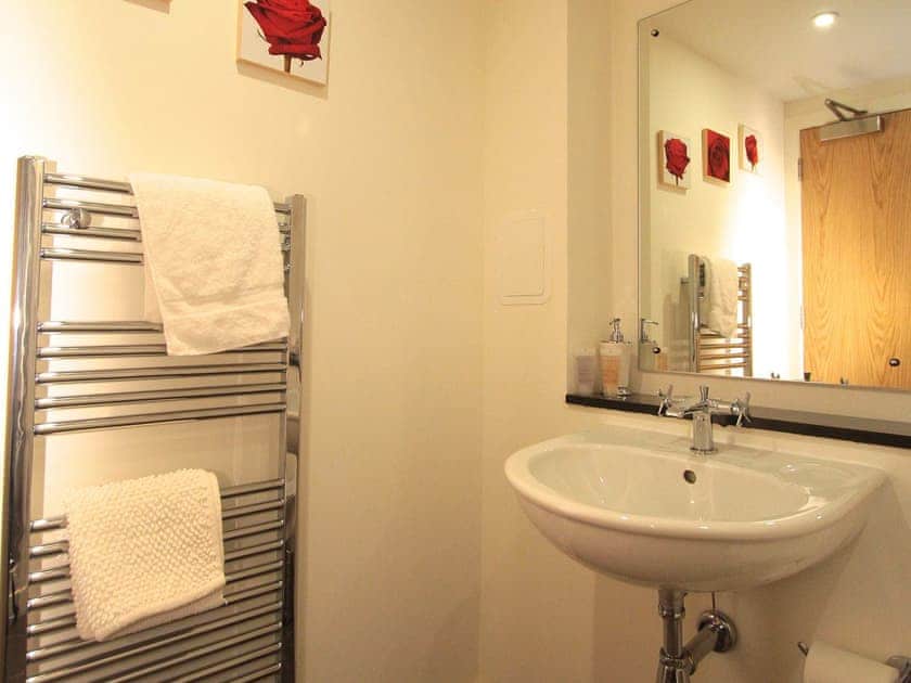 Bathroom | Abbey Church 1 - Highland Club, Fort Augustus