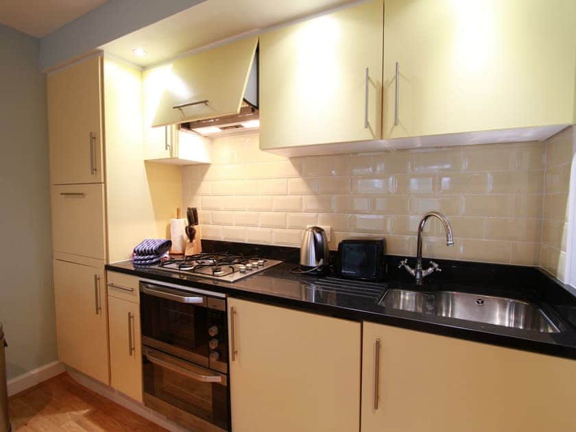 Kitchen | Raven Wing 14 - Glenwood - Highland Club, Fort Augustus
