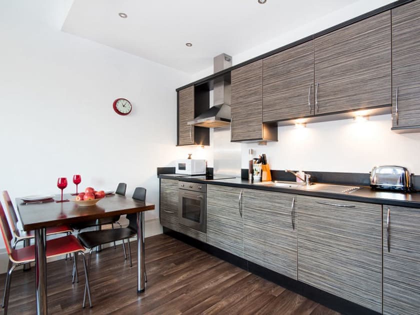 Kitchen/diner | 7 Westercraigs Apartment, Inverness