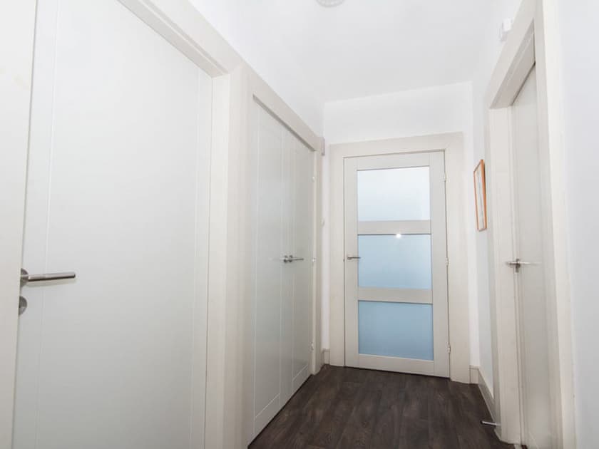 Hallway | 7 Westercraigs Apartment, Inverness