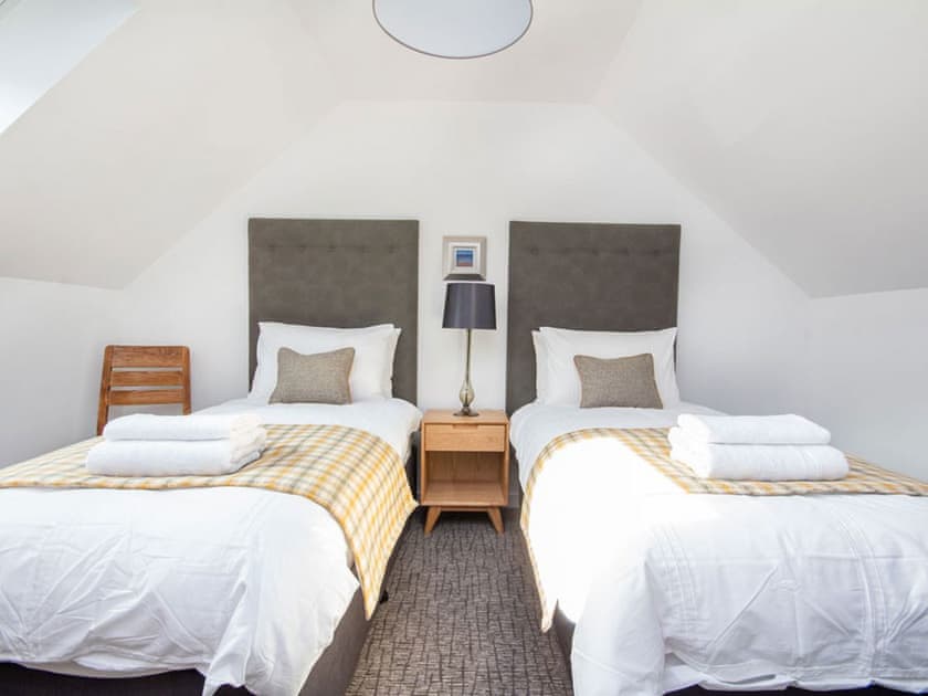 Twin bedroom | Oakwood, Aviemore
