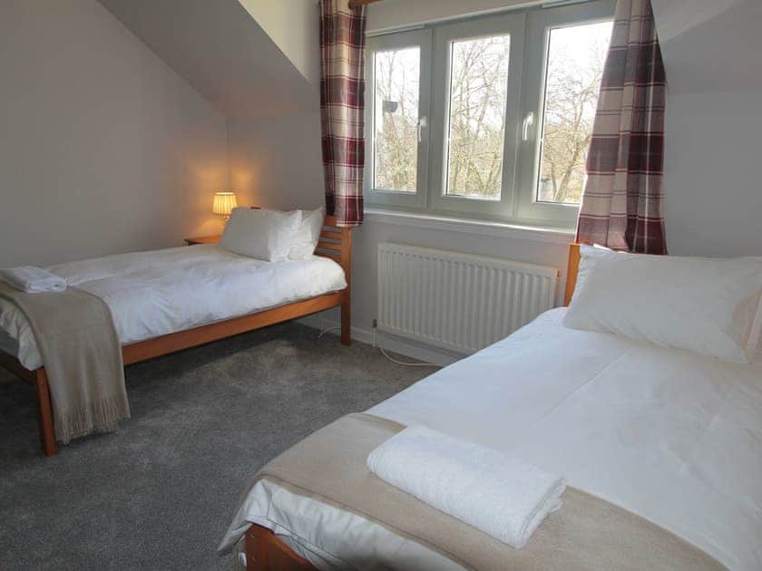 Twin bedroom | Cottage 7 - Skye Cottage - Highland Club, Fort Augustus