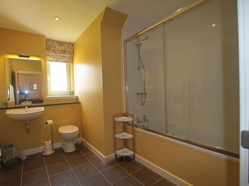Bathroom | Cottage 7 - Skye Cottage - Highland Club, Fort Augustus