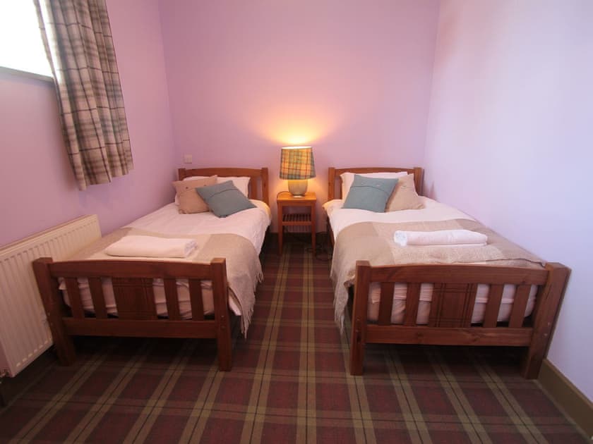 Twin bedroom | Old School 15 - Glenlivet - Highland Club, Fort Augustus