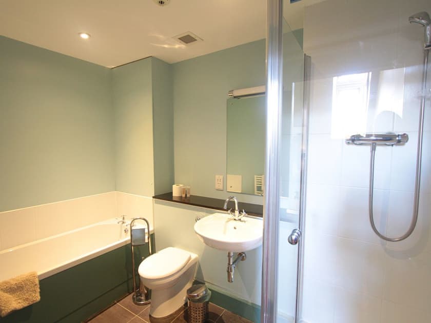 Bathroom | Old School 15 - Glenlivet - Highland Club, Fort Augustus