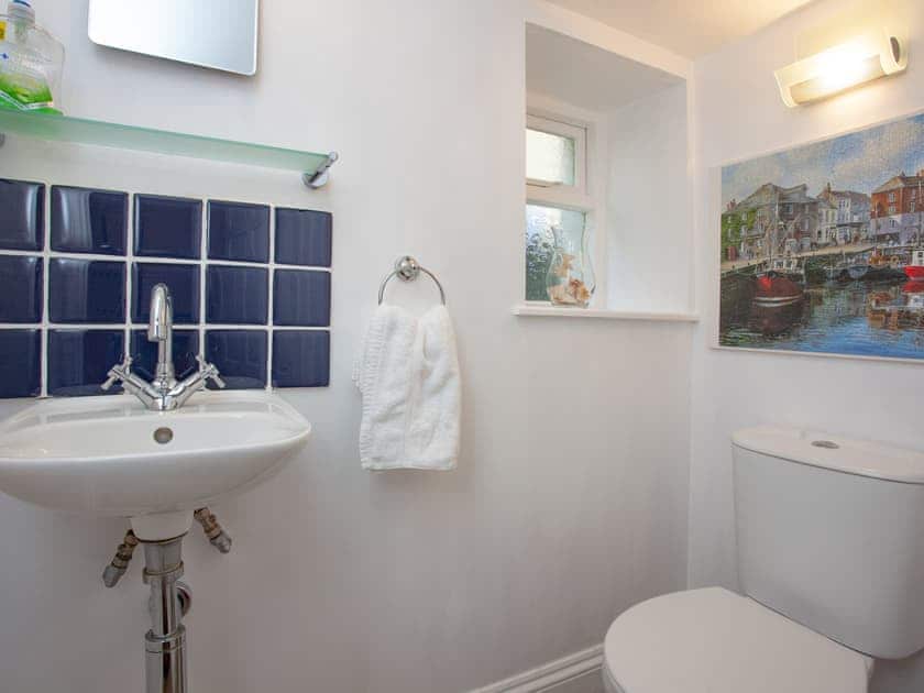 Ground floor toilet | Bian Bosdinek, Mevagissey