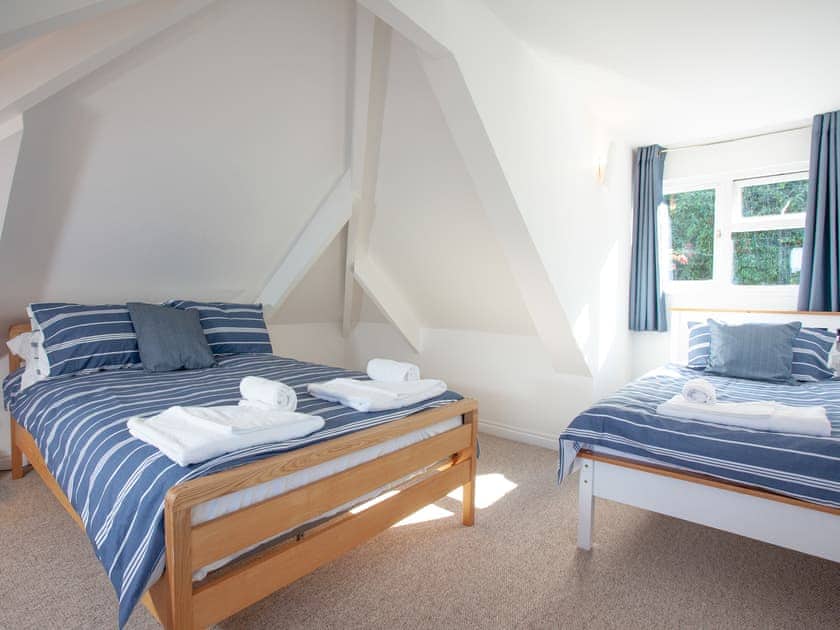 Family bedroom | Bian Bosdinek, Mevagissey
