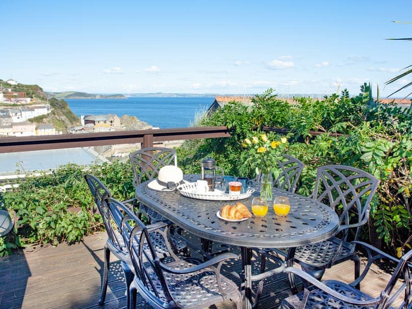 Sitting-out-area | Bian Bosdinek, Mevagissey