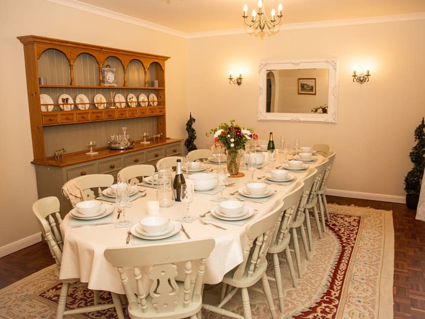 Large table, ample room to seat 14 guests | Crickledown, High Ham, Langport