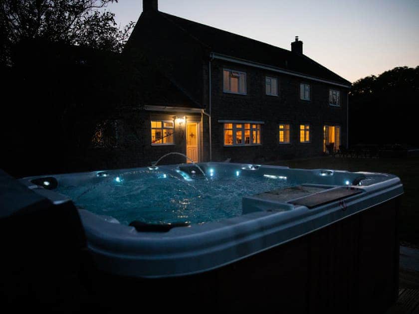 Hot tub | Crickledown, High Ham, Langport