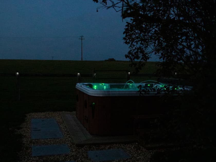 Hot tub | Crickledown, High Ham, Langport
