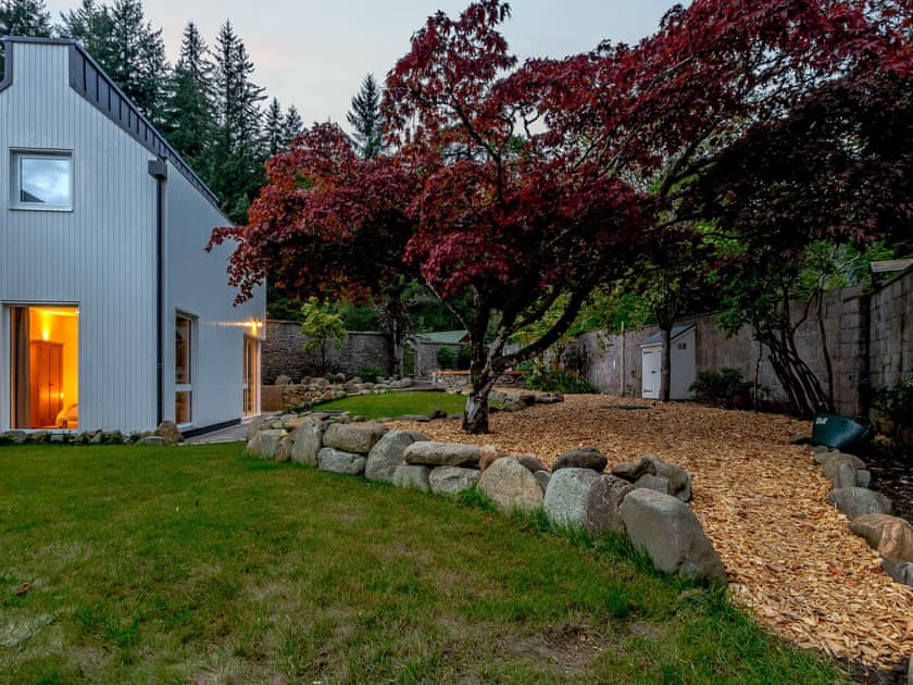 Garden | Stable Cottage - Dunira Cottages, Dunira, near Comrie