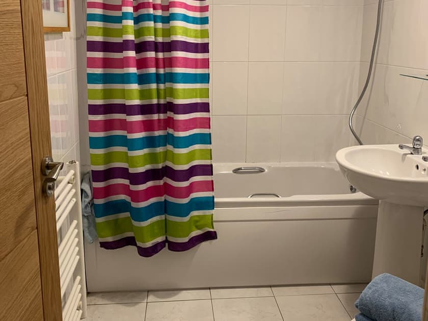 Bathroom | Sailfish, Benllech 