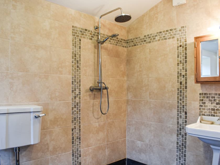 Bathroom | Nant Y Crogwyn, Penmachno