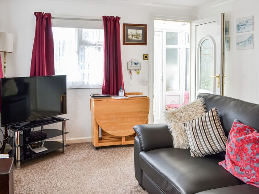 Living room | Enjoy Your Stay Cottage, Bridlington