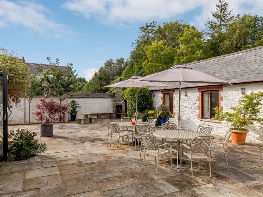 Outdoor area | White Horse Farm, Abergavenny