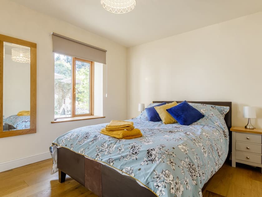 Double bedroom | White Horse Farm, Abergavenny