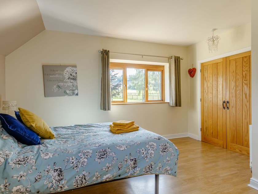 Double bedroom | White Horse Farm, Abergavenny