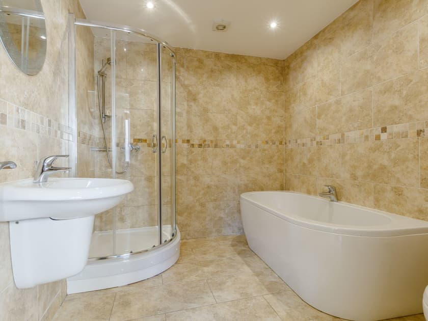 Bathroom | White Horse Farm, Abergavenny