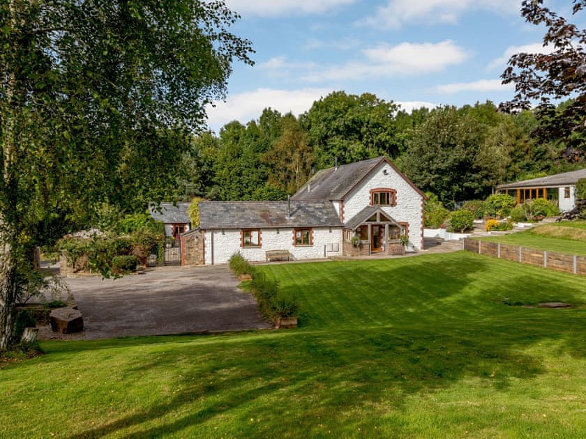Exterior | White Horse Farm, Abergavenny