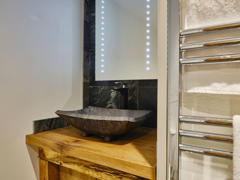 Bathroom | West Anstey Farmhouse - The Retreat, West Anstey
