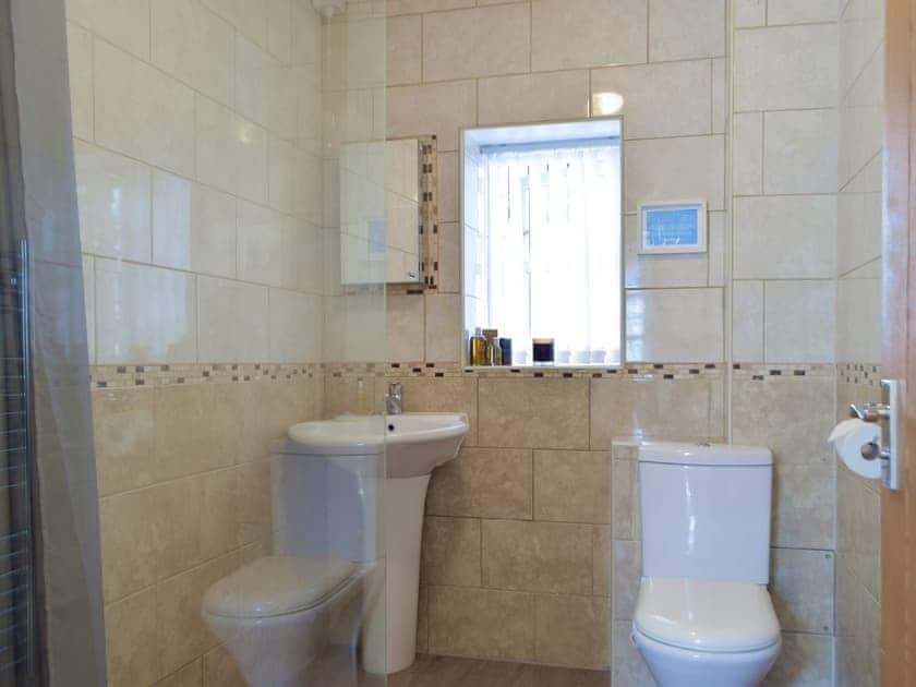 Shower room | Troed Y Rhiw, Aberporth