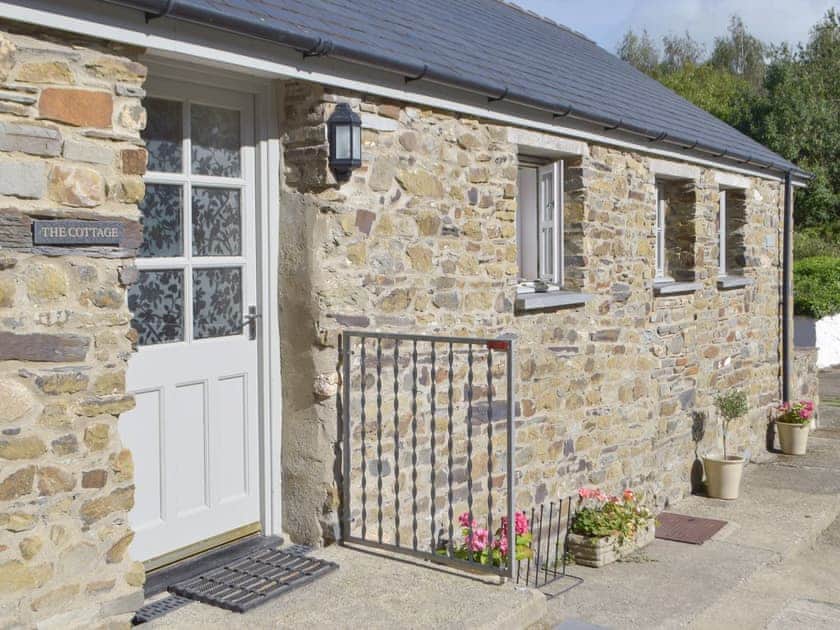 Exterior | Troed Y Rhiw, Aberporth