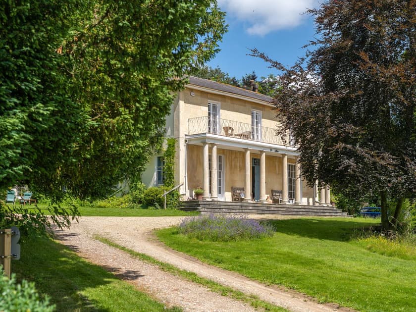 Exterior | Henge Estate, Shrewton, near Salisbury
