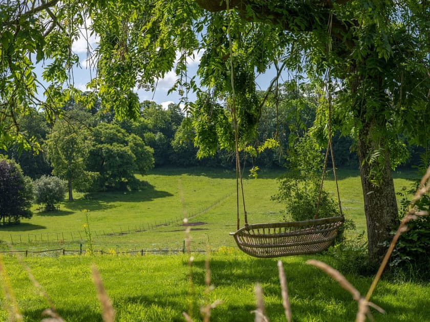Garden and grounds | Henge Estate, Shrewton, near Salisbury