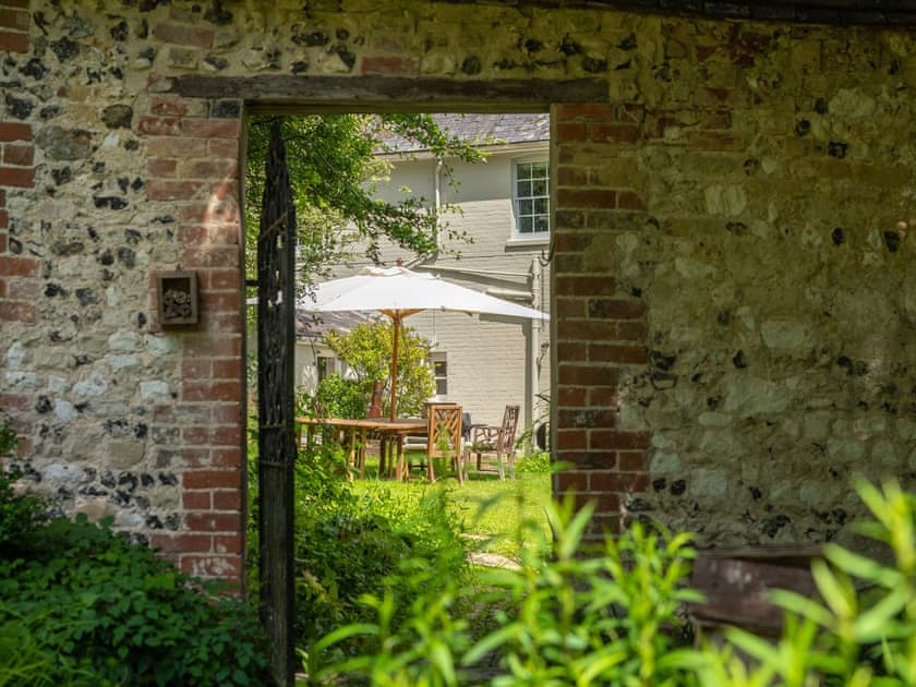 Garden and grounds | Henge Estate, Shrewton, near Salisbury