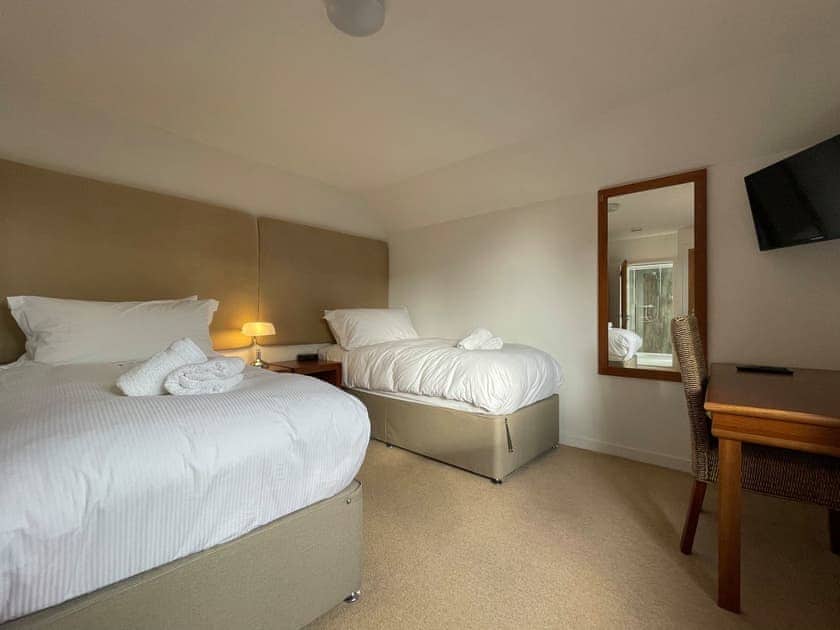 Twin bedroom | East - Balloan Steading, Dornoch