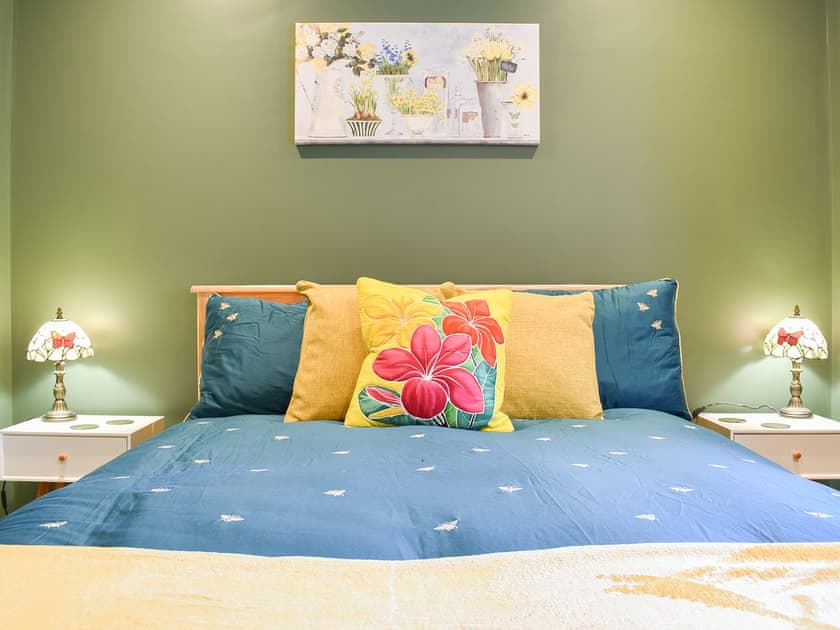Double bedroom | Stone Cottage, Wingerworth