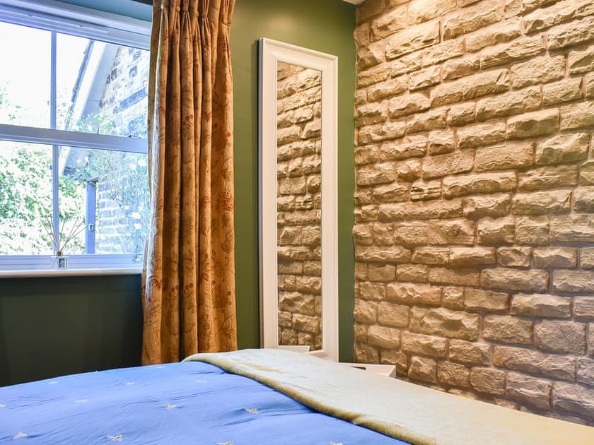 Double bedroom | Stone Cottage, Wingerworth