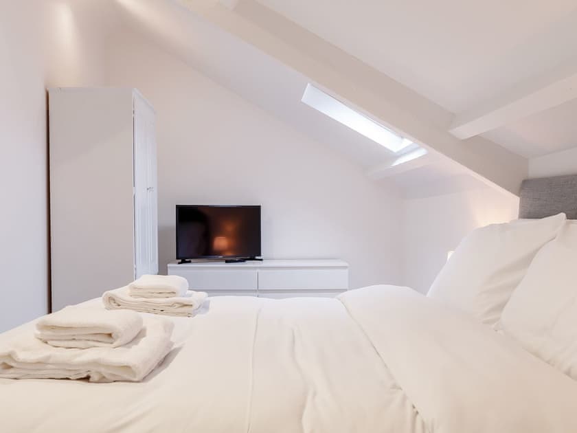 Double bedroom | The Barn - Tor Y Graig, Neath