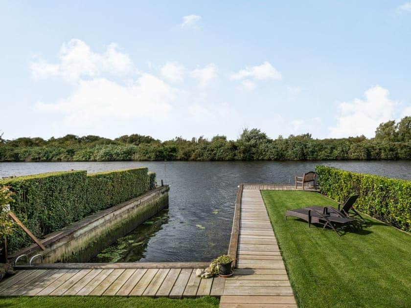 Garden | Sunset Lodge, Brundall, near Norwich
